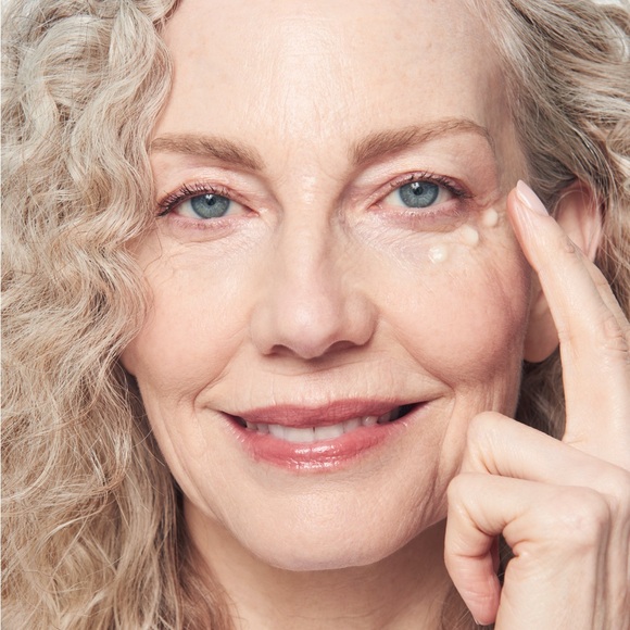 EYEahuasca® Enlightening Eye Treatment brightens, smooths and lifts. - Picture 6 of 8